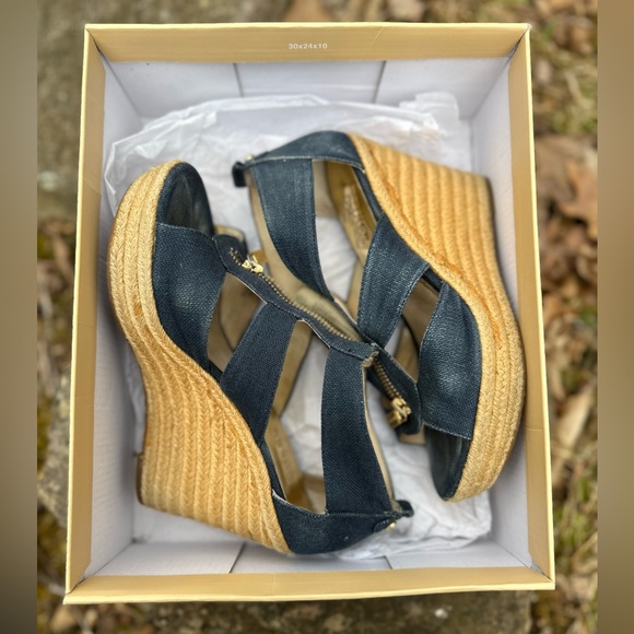 Micheal Kors Damita Wedge | canvas | 7 | Navy - Picture 3 of 16